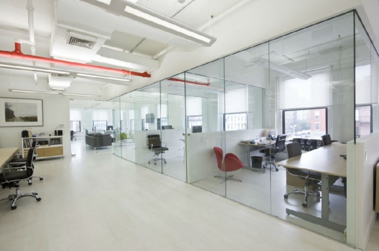 现代办公室装修中软装饰